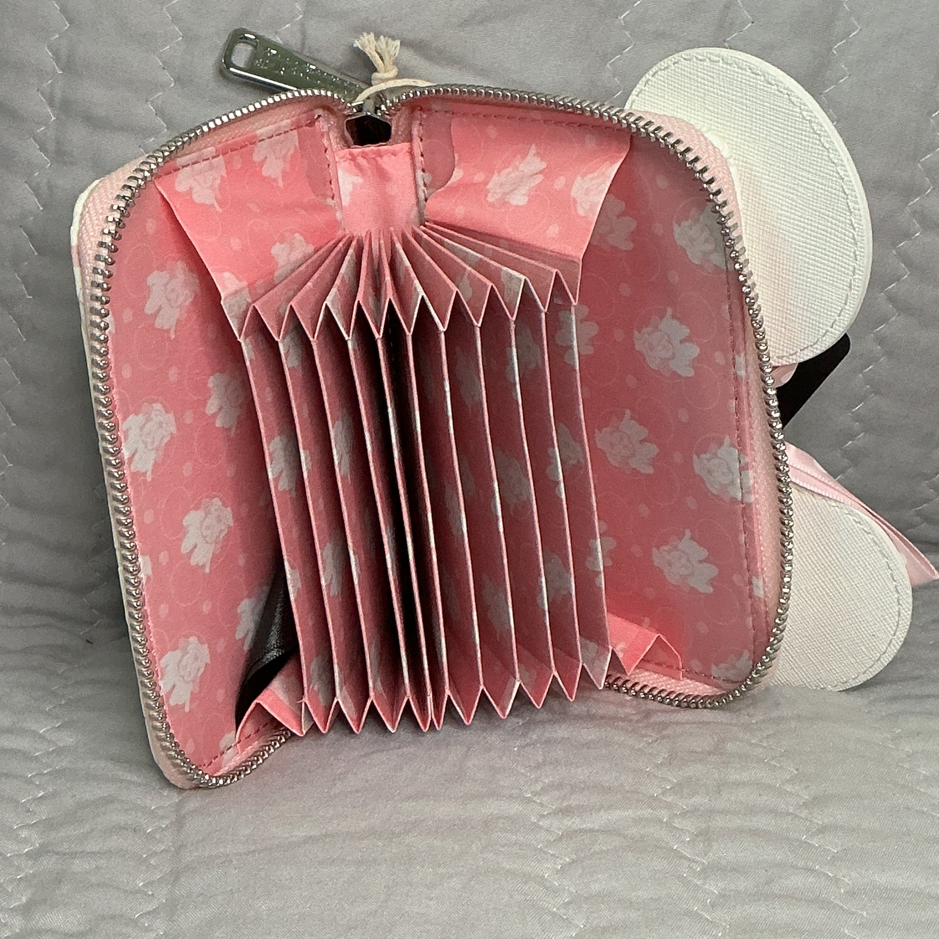 Minnie Mouse White Bow